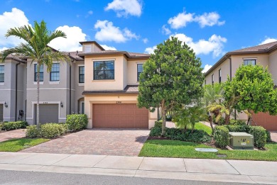 Lake Townhome/Townhouse For Sale in Palm Springs, Florida