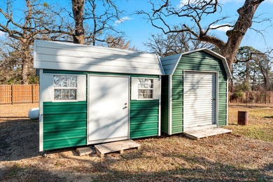 Well-maintained 2-bedroom, 1.5-bath tiny home situated on 1.39 - photo 32