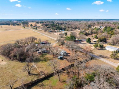 Well-maintained 2-bedroom, 1.5-bath tiny home situated on 1.39 - photo 34