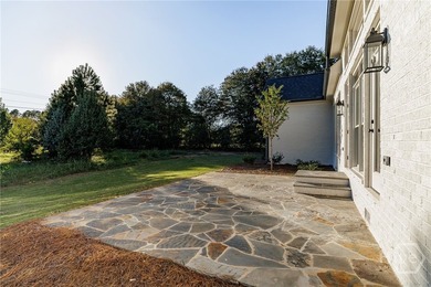 Exceptional quality, featuring 4 spacious bedrooms and 4 - photo 40