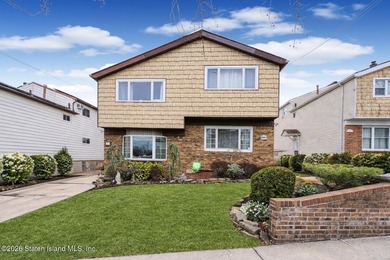 Welcome to 287 Abingdon Ave, a fully renovated three-bedroom - photo 1