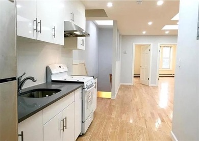Great potential mixed-use solid brick building in Dyker Heights - photo 4
