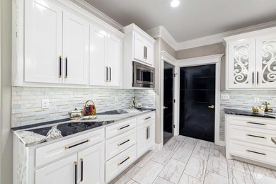 Welcome to this exquisite residence in the highly desirable - photo 8