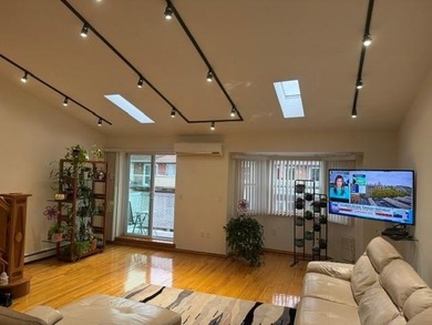 Beautiful and spacious fully renovated duplex PH 3 bedroom/ 2 - photo 4