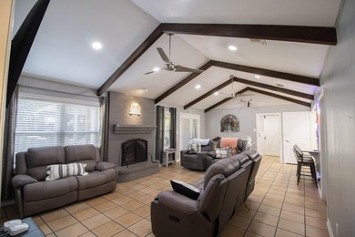 Welcome to your new home! This split bedroom plan not only gives - photo 6