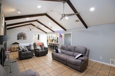 Welcome to your new home! This split bedroom plan not only gives - photo 7