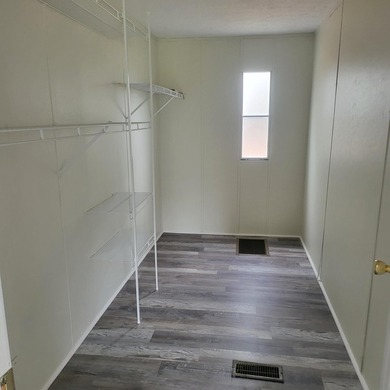 Welcome to this 1,900-square-foot mobile home situated on 5 - photo 12