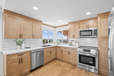 Welcome to this beautifully updated 4-bedroom, 2-bathroom - photo 17