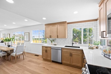 Welcome to this beautifully updated 4-bedroom, 2-bathroom - photo 19