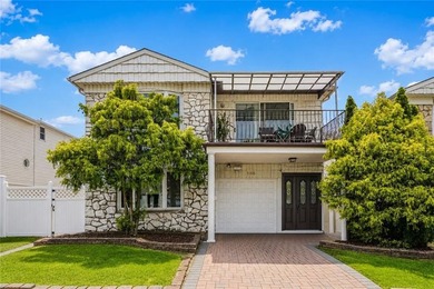Welcome to this spacious and well-maintained detached 2-family - photo 1