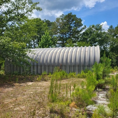 Welcome to this 1,900-square-foot mobile home situated on 5 - photo 23