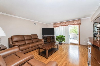 Welcome to this spacious and well-maintained detached 2-family - photo 9