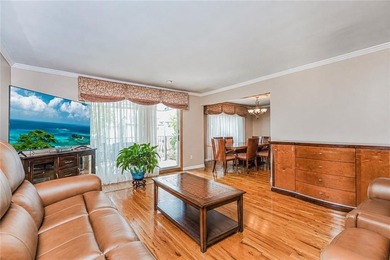 Welcome to this spacious and well-maintained detached 2-family - photo 10