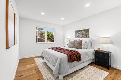Welcome to this beautifully updated 4-bedroom, 2-bathroom - photo 33