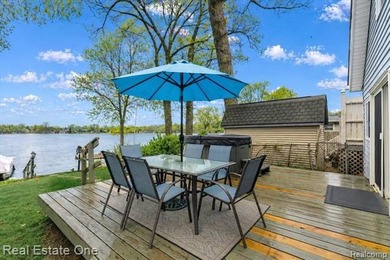 Welcome to your turnkey lakefront escape on private, all-sports - photo 41