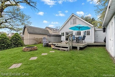 Welcome to your turnkey lakefront escape on private, all-sports - photo 42
