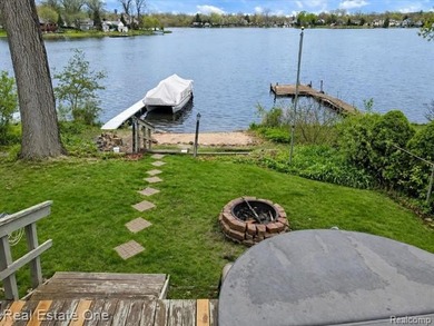 Welcome to your turnkey lakefront escape on private, all-sports - photo 49
