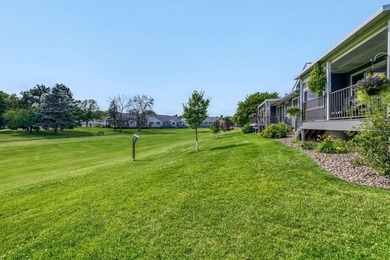 Rare end-unit, one-level townhome on Castlewood Golf Course - photo 9