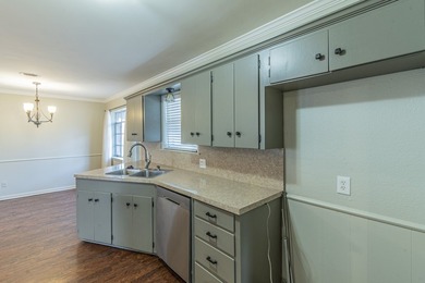 Well-maintained 3-bedroom, 2-bath home situated on a spacious - photo 6