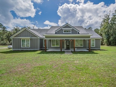 Gorgeous, custom 2020 built home! This stunning 4 bedroom, 3 - photo 3