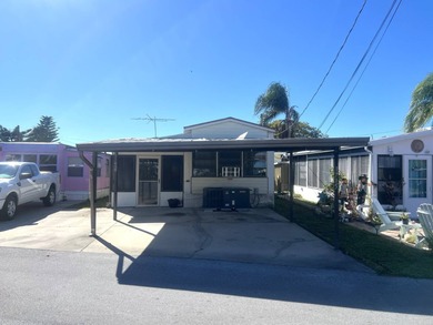 (private lake, pond, creek) Home For Sale in Holiday Florida