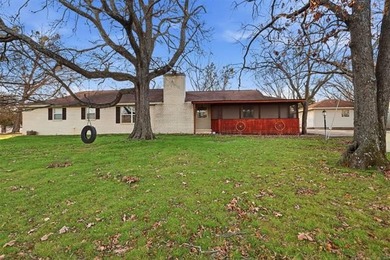 Fort Gibson Lake Home For Sale in Wagoner Oklahoma