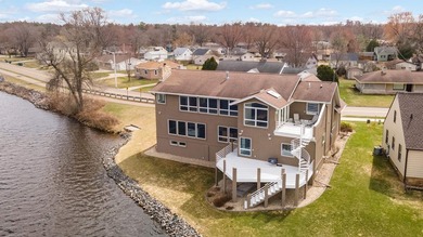 Wisconsin River - Wood County Home For Sale in Wisconsin Rapids Wisconsin