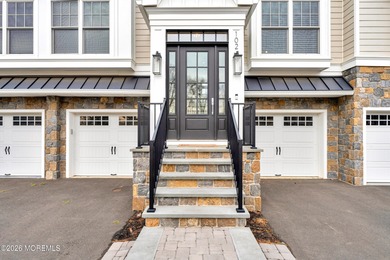 A rare resale of a Monroe unit at the Ridge, 2 years young