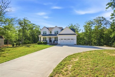 Welcome to your absolute dream home at 525 Sixteenth Cir - photo 8