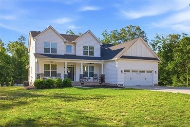 Welcome to your absolute dream home at 525 Sixteenth Cir - photo 9