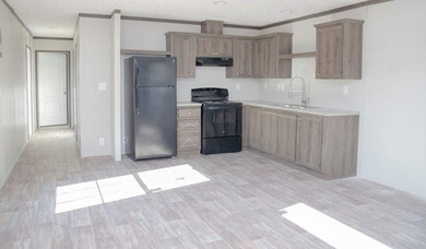 The 924 square feet manufactured home at Warwick in Newport News - photo 3