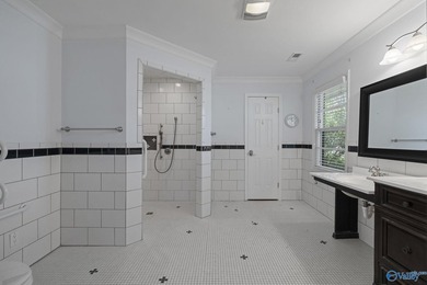 Welcome home to one of Blossomwood's favorite neighborhoods! - photo 2