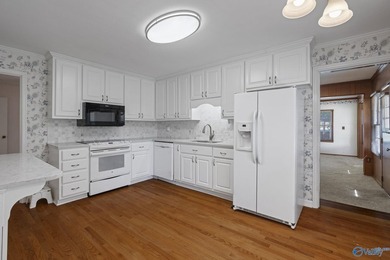 Welcome home to one of Blossomwood's favorite neighborhoods! - photo 10