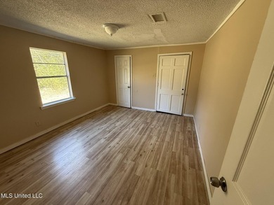 Great investment opportunity in a prime location near the Seabee - photo 12