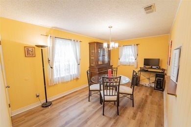 2,256 sq ft home in a desirable neighborhood featuring 3 - photo 12