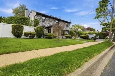 Welcome to this totally renovated, all-brick Elegant 4-bedroom - photo 4