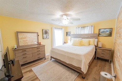 2,256 sq ft home in a desirable neighborhood featuring 3 - photo 14