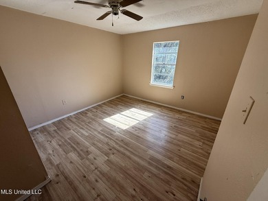 Great investment opportunity in a prime location near the Seabee - photo 15