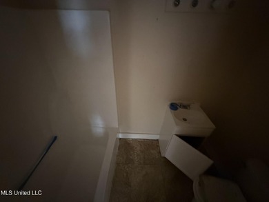 Great investment opportunity in a prime location near the Seabee - photo 17