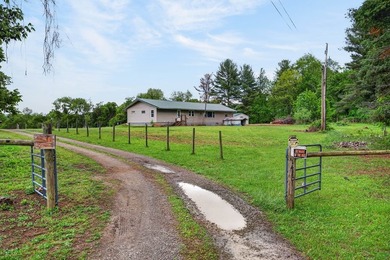 Enjoy the perfect blend of country living and outdoor adventure - photo 19