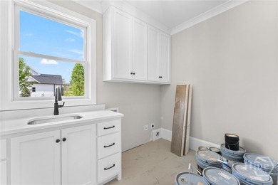 Exceptional New Construction crafted by a respected local - photo 24