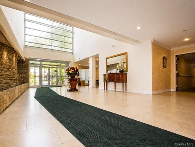 Welcome to this lovely move-in ready 2-bedroom, 2.5-bathroom - photo 4