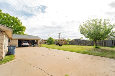 2,256 sq ft home in a desirable neighborhood featuring 3 - photo 28