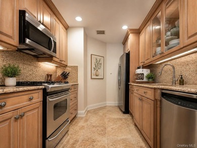 Welcome to this lovely move-in ready 2-bedroom, 2.5-bathroom - photo 9