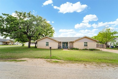 2,256 sq ft home in a desirable neighborhood featuring 3 - photo 30