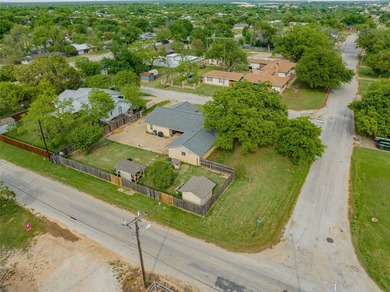 2,256 sq ft home in a desirable neighborhood featuring 3 - photo 31