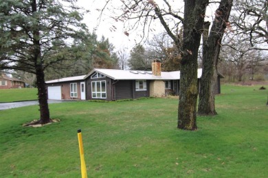 Lost Lake Home For Sale in Dixon Illinois
