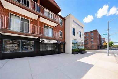 Welcome to this bright and spacious 1-bedroom condo, situated in - photo 3