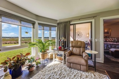 Beautifully maintained 2BR/2BA Newport villa with expansive - photo 3