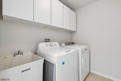 Absolutely beautiful 3-bedroom, 2.5-bath end-unit townhouse - photo 26